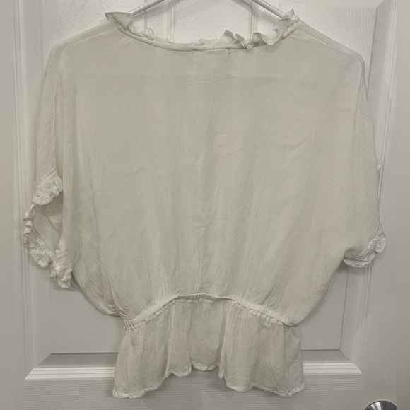 White Blouse Women’s Size Medium - Picture 5 of 5